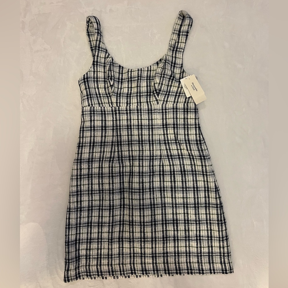 NWT- Abercrombie & Fitch Navy and White Checkered Mini Dress (S)